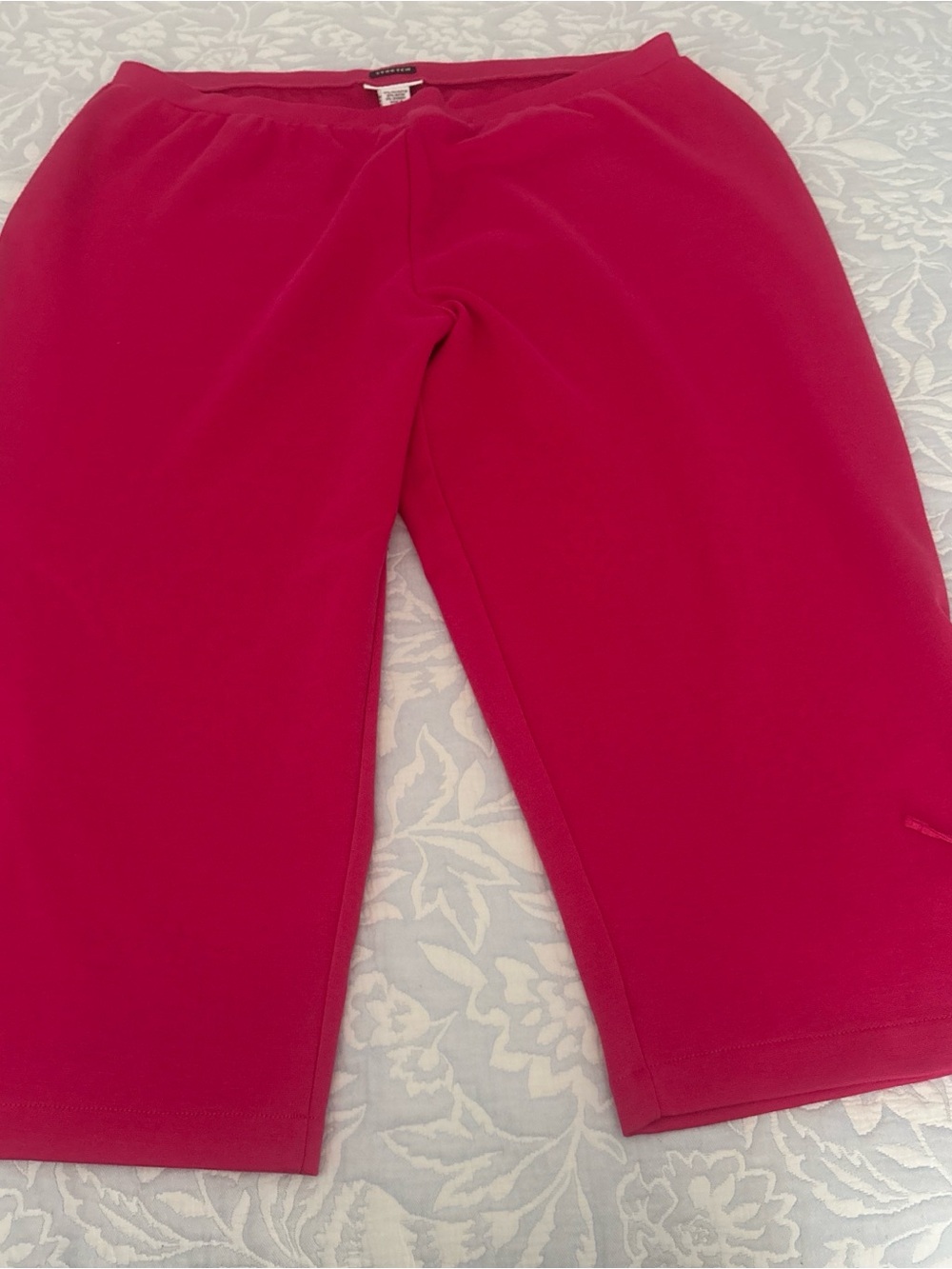 Avenue Fuchsia Stretch Ponte Crop Pants